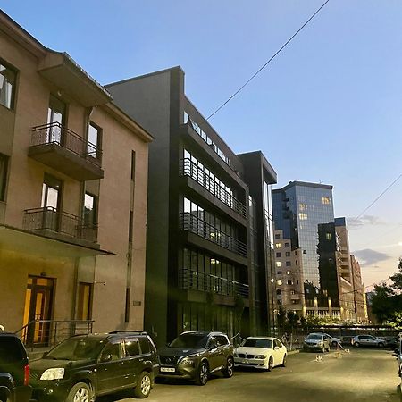 Republic Square Vip Luxury Apartment Yerevan Exterior photo