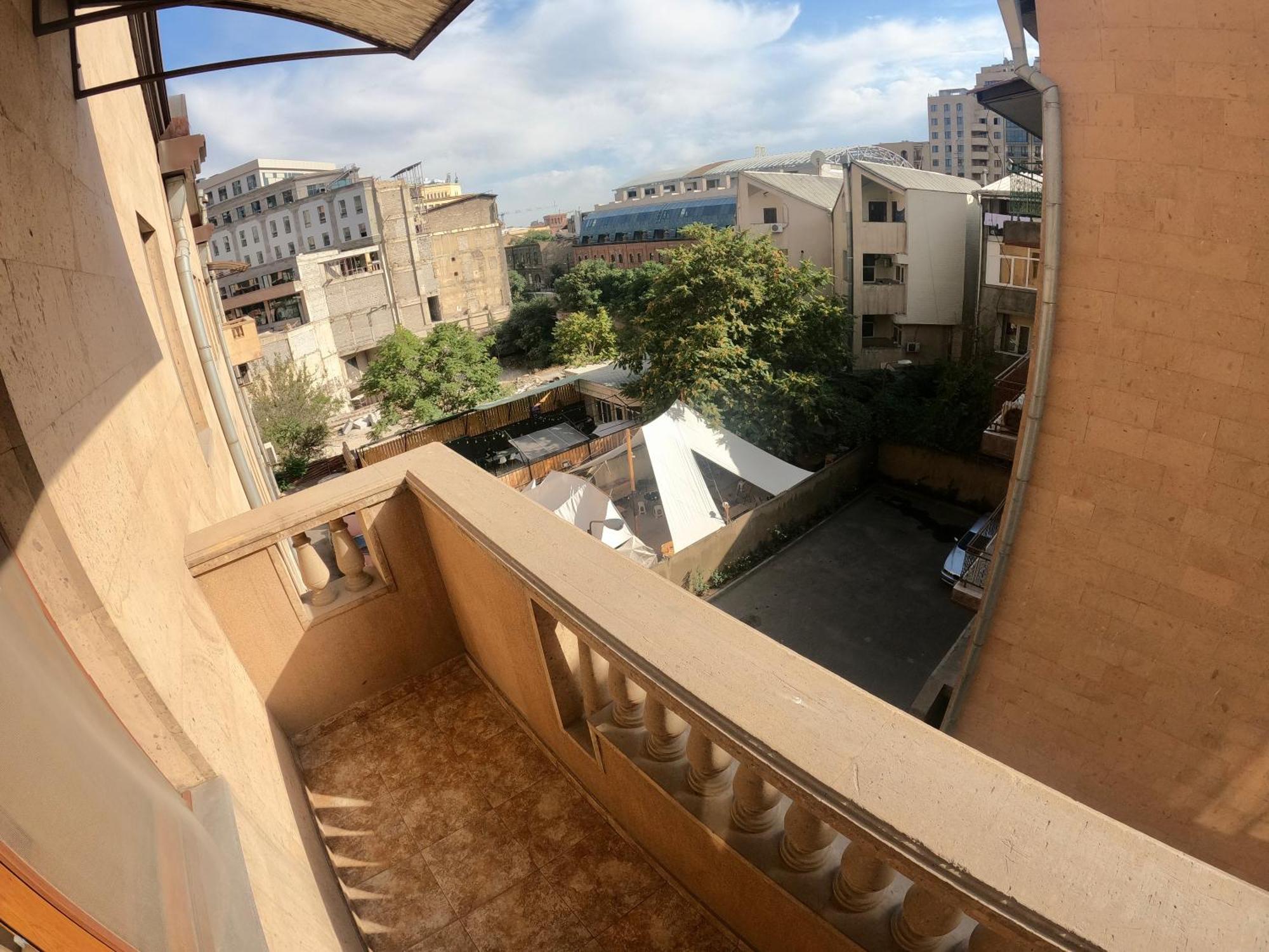 Republic Square Vip Luxury Apartment Yerevan Exterior photo